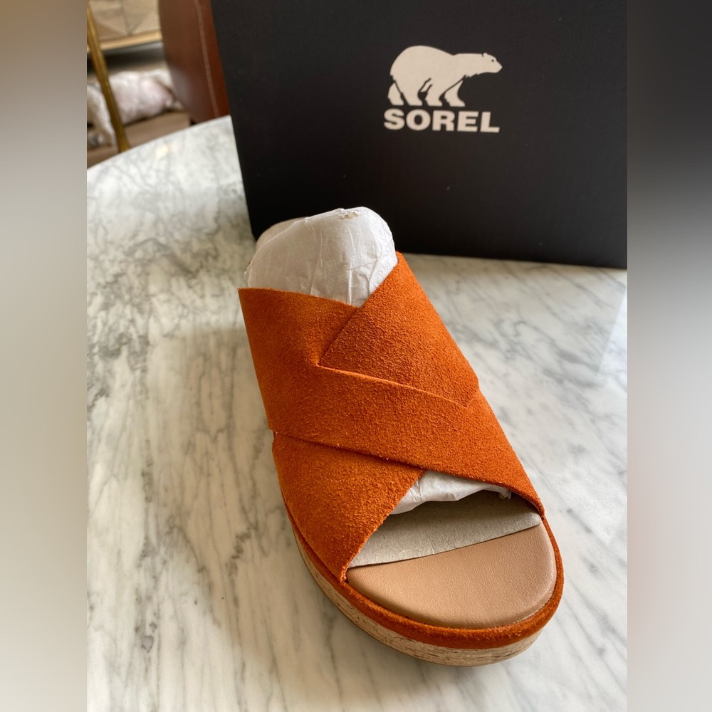 SOREL, Brand New in Box, Cameron Flatform Mule in Desert Sun, wedge